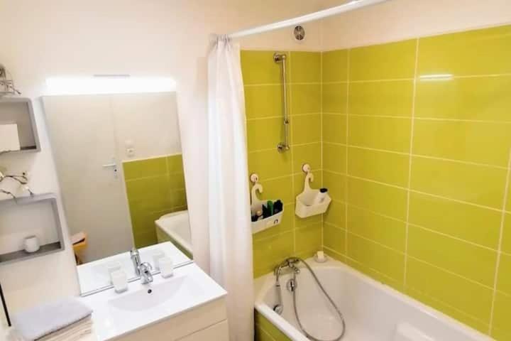 Appartement Rouge Avec Jardin Eymoutiers  Ngoại thất bức ảnh