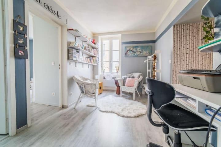 Appartement Rouge Avec Jardin Eymoutiers  Ngoại thất bức ảnh
